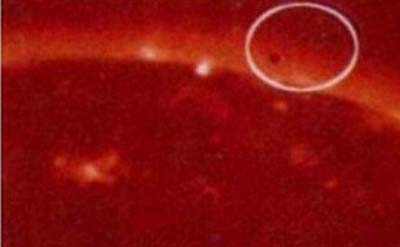 太阳是外星人制造的？地球大小的ufo在太阳上穿梭自如136 / 作者:网上的人生 / 帖子ID:49169
