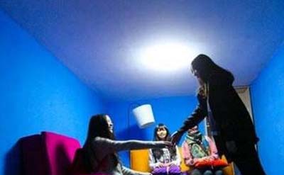 神奇让人直不起身子的地方，身体倾斜能在墙上自由行走878 / 作者:网上的人生 / 帖子ID:49126