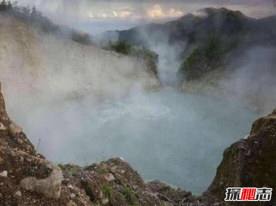 多米尼加沸水湖之谜，湖水沸腾温度超过100℃668 / 作者:志向探秘 / 帖子ID:49713