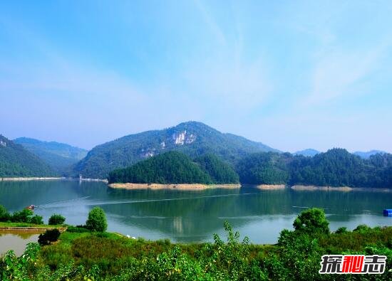 多米尼加沸水湖之谜，湖水沸腾温度超过100℃199 / 作者:志向探秘 / 帖子ID:49713
