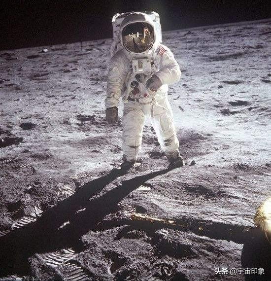 月球是不是美国的？300度温差让星条旗消失，但脚印能保存数亿年977 / 作者:spiegesq / 帖子ID:50009