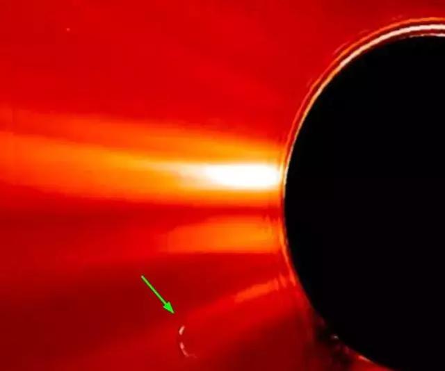 巨大UFO在太阳附近盘旋，下一秒便被太阳耀斑击中766 / 作者:redfree / 帖子ID:50039