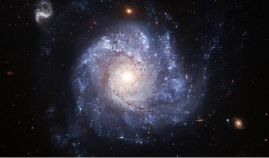 宇宙的首颗恒星是怎样的？比太阳大660亿倍，地球如同尘埃745 / 作者:aHNtCqDM / 帖子ID:50639