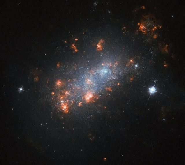 1分钟带你遨游3个星系，看了照片后感慨宇宙真神奇67 / 作者:印度大拿 / 帖子ID:50925