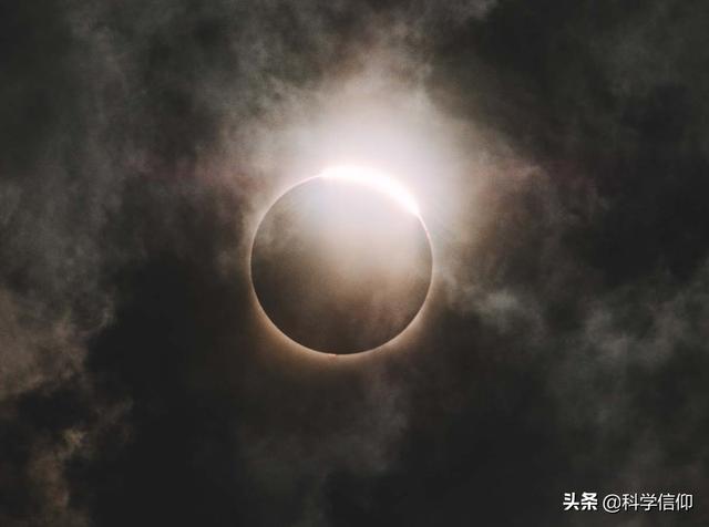 黑洞再小也是漆黑一片，恒星再大也是光芒四射，恒星为何吸不住光326 / 作者:twxd / 帖子ID:50991