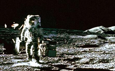 玉兔号在月球惊人发现-外星人基地，美国40年都不敢登月96 / 作者:UFO来啦 / 帖子ID:61015