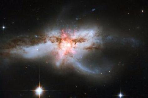 宇宙最恐怖景象，124亿年地方发生14个星系连环碰撞吞噬780 / 作者:爱上阿南 / 帖子ID:51759