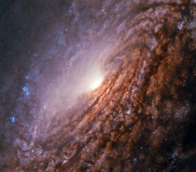 旋涡星系NGC 5033610 / 作者:aHNtCqDM / 帖子ID:51919