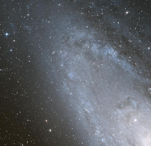 仙女座大星系：除银河系外离地球最近的星系，被称为棒旋星系范本557 / 作者:spiegesq / 帖子ID:51992