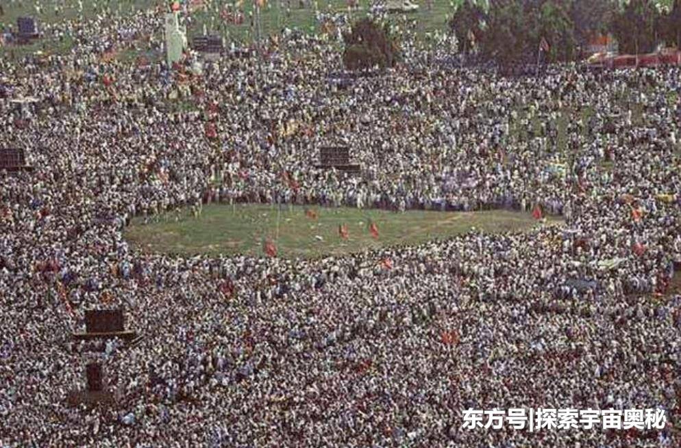 全球74亿人堆在一起会怎样？科学家用电脑模拟，效果图异常震撼5 / 作者:5674152 / 帖子ID:52289