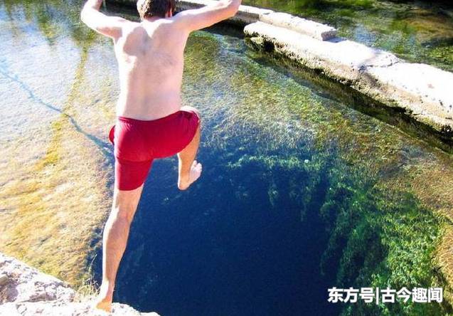 美国最神秘的水中洞穴 很多人丧命于此 游客却争先恐后往下跳760 / 作者:zhoujingli / 帖子ID:52326
