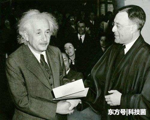 牛顿提出的重力或是假象，与相对论相悖，其中的解释颠覆科学认知317 / 作者:风吹吹蛋蛋疼风w / 帖子ID:52370