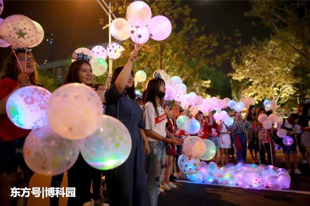 气球也可以帮助加速粒子到接近光速！还不买个气球试试？314 / 作者:南黑天家 / 帖子ID:53274