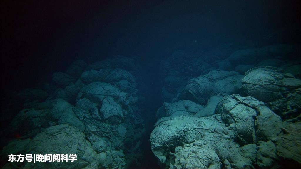 向马里亚纳海沟扔一块砖头，需要多久才能沉到海底？215 / 作者:RakxwUSa / 帖子ID:53826