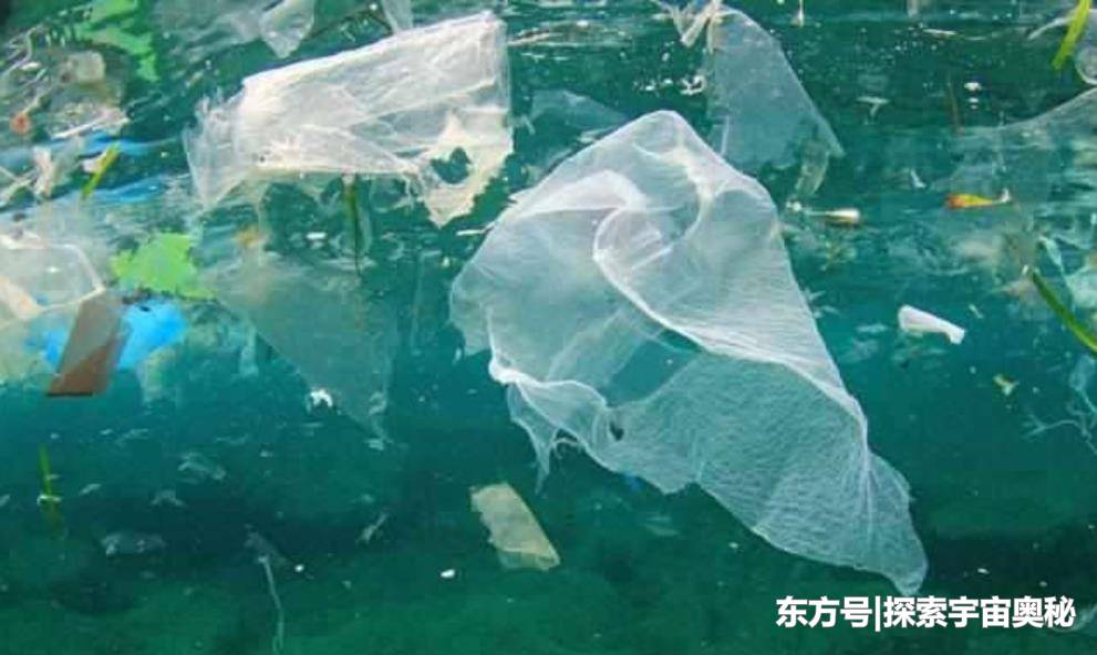 潜水艇深入水下3700米，眼前景象引人后怕，这还是地球吗？739 / 作者:xwuw13 / 帖子ID:53866