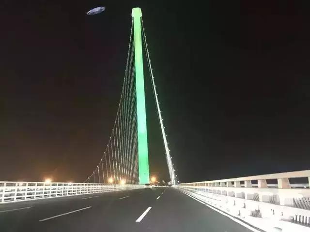 太原上空惊现UFO？有人已拍到，高清图曝光896 / 作者:珍爱1103 / 帖子ID:54405