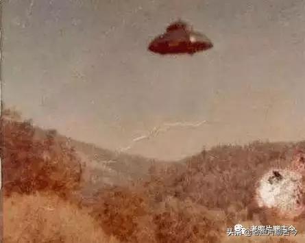 史上历次UFO出现被拍摄到的老照片（组图）649 / 作者:qvoclop / 帖子ID:54568