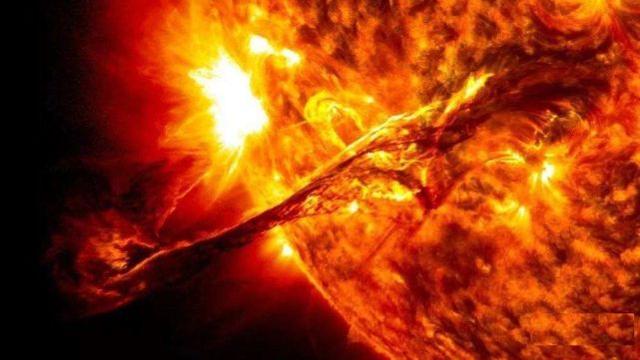 太阳附近出现的UFO是在加油？外星飞船也是以太阳能量为动力？85 / 作者:音乐之家1 / 帖子ID:54733