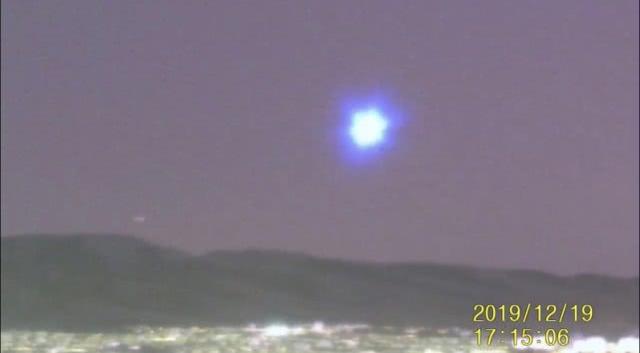 美国多名民众目击UFO，称其闪蓝光，速度达1600公里每小时14 / 作者:earth20011 / 帖子ID:55863