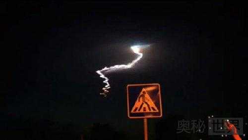 中东地区上空出现神秘的光束漩涡518 / 作者:UFO来啦 / 帖子ID:66360 中东地区上空出现神秘的光束漩涡518 / 作者:UFO来啦 / 帖子ID:66360