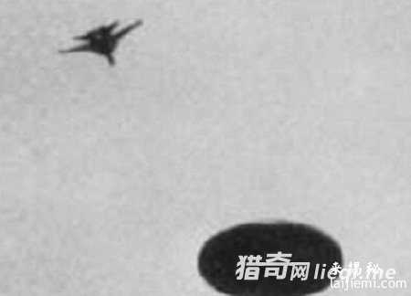 秒杀战斗机！美现1600多米长巨型UFO802 / 作者:UFO外星人爱好者 / 帖子ID:60765