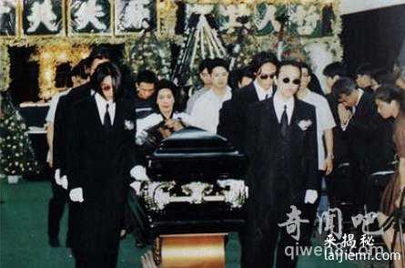 曝黄家驹死亡遗体照 揭秘黄家驹死亡真相：整容后隐居日本806 / 作者:UFO来啦 / 帖子ID:64176