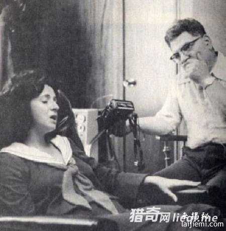 女孩遭外星人性侵生下蓝皮肤怪胎952 / 作者:UFO外星人爱好者 / 帖子ID:57324