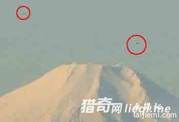 震惊！曝日本富士山现疑似UFO舰队45 / 作者:UFO外星人爱好者 / 帖子ID:57207