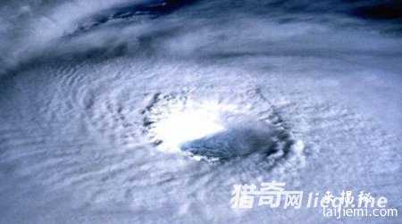 农民意外遭遇水下UFO 亲述离奇一幕675 / 作者:UFO外星人爱好者 / 帖子ID:60754