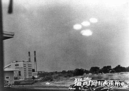 全球13张无解UFO照片曝光869 / 作者:UFO外星人爱好者 / 帖子ID:57241