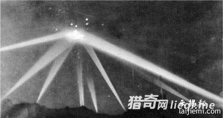 全球13张无解UFO照片曝光599 / 作者:UFO外星人爱好者 / 帖子ID:57241