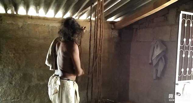 印度男子留19米长头发，花3小时洗完发后孙子帮忙绑起来晒干！502 / 作者:UFO来啦 / 帖子ID:66432