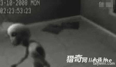 高层封杀：美军曾回收飞碟拘禁外星人830 / 作者:UFO外星人爱好者 / 帖子ID:57590