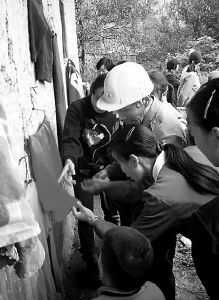 70-80年代；重庆梅湾村的居民的衣服莫名其妙的破洞，此案至今未找到合理的解释，被称为衣服百慕大134 / 作者:UFO来啦 / 帖子ID:61248