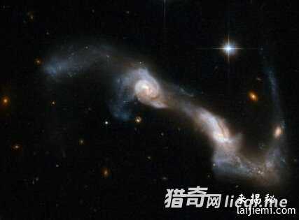 震撼心灵！数百万恒星构成宇宙喷泉727 / 作者:UFO外星人爱好者 / 帖子ID:57716