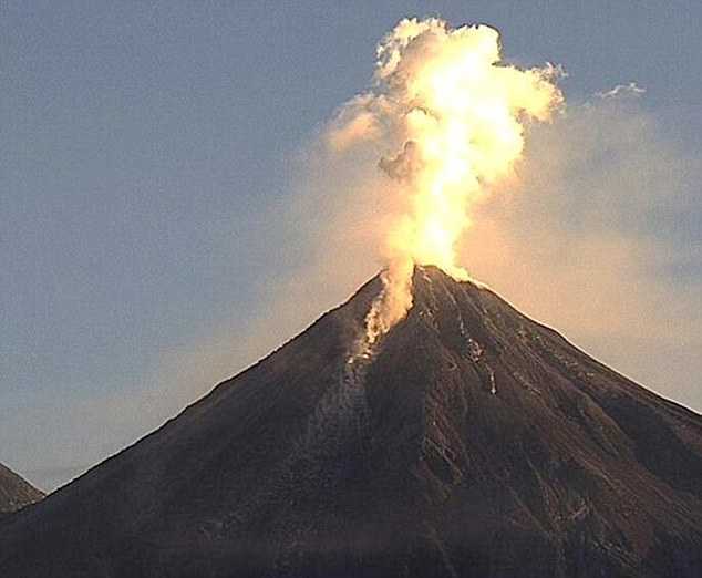 墨西哥火山喷发 空中突现“马型”不明飞行物846 / 作者:UFO来啦 / 帖子ID:60856