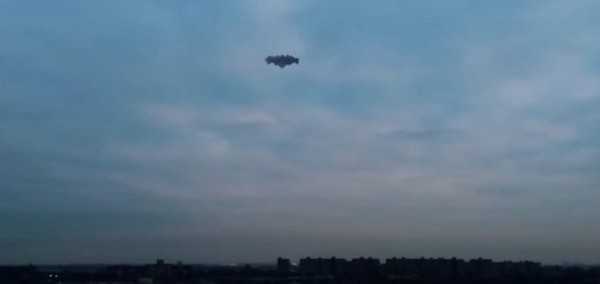 美国网友在纽约上空拍到疑似飞碟的盘状飞行物993 / 作者:UFO来啦 / 帖子ID:60824 美国网友在纽约上空拍到疑似飞碟的盘状飞行物993 / 作者:UFO来啦 / 帖子ID:60824
