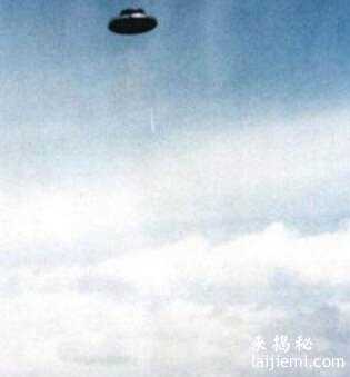 美雇员曝51区地下基地有9架飞碟248 / 作者:UFO外星人爱好者 / 帖子ID:60743