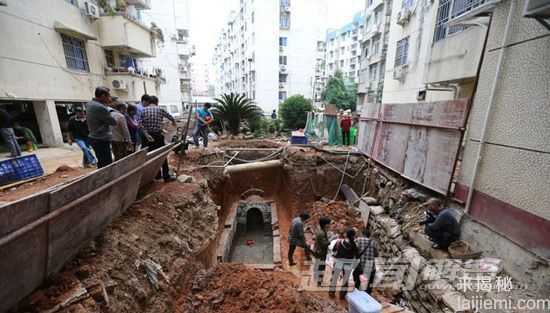 福州一小区建电梯竟挖出千年古墓(图)109 / 作者:UFO来啦 / 帖子ID:65325