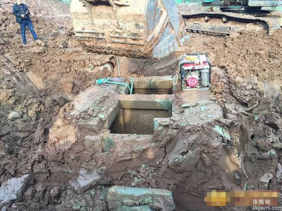 巴中工地发现两座古墓 墓室有精美雕刻540 / 作者:UFO爱好者 / 帖子ID:66559