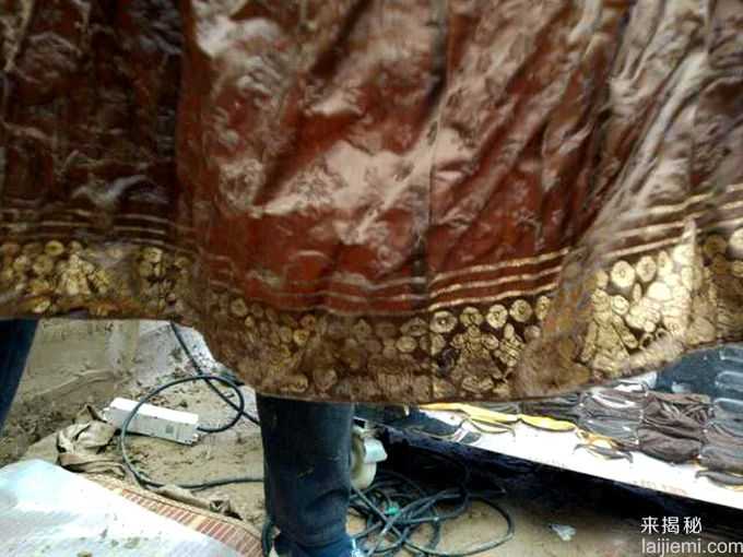 河南挖出500年前古墓 尸体官服完好94 / 作者:UFO来啦 / 帖子ID:64628
