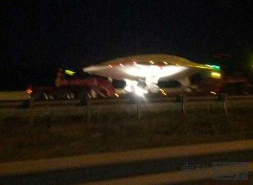 美国高速公路惊现UFO被空军运走336 / 作者:UFO外星人爱好者 / 帖子ID:57904