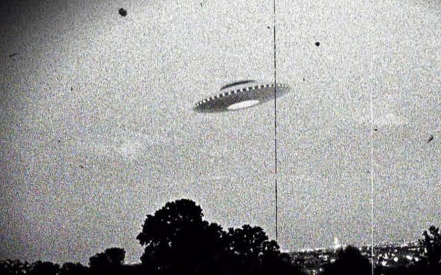 太平洋现“井字”不明飞行物，15240米高空盘旋，科学无法识别490 / 作者:tiantian987 / 帖子ID:56352