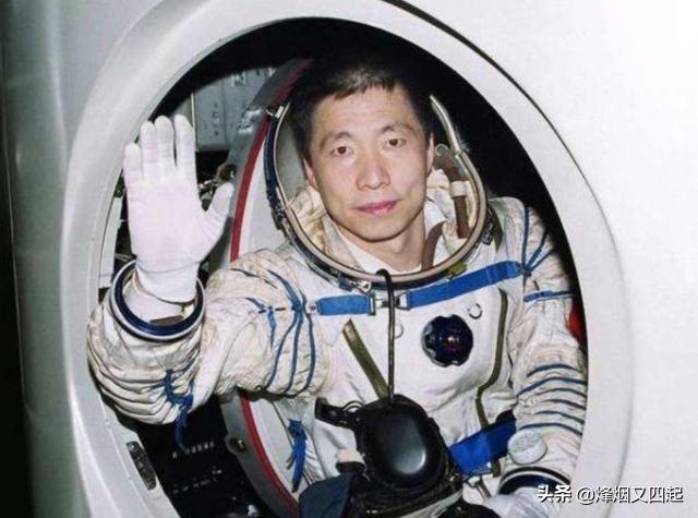 杨利伟上太空时为何要带枪？并非防外星人，苏联的教训历历在目274 / 作者:yongbuzai / 帖子ID:56355