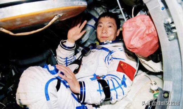 杨利伟上太空时为何要带枪？并非防外星人，苏联的教训历历在目624 / 作者:yongbuzai / 帖子ID:56355