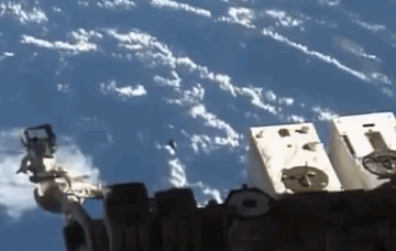 国际空间站遭UFO锁定 相伴飞行长达22分钟959 / 作者:常务管理员 / 帖子ID:56507