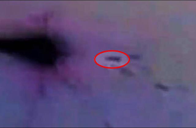 2013年俄罗斯陨石爆炸前，旁边出现UFO，难道外星人在保护我们？405 / 作者:cream123 / 帖子ID:57174