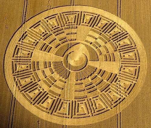 最早的麦田怪圈出现在1678年，麦田怪圈并不全是人为制造28 / 作者:落日五湖W / 帖子ID:57751