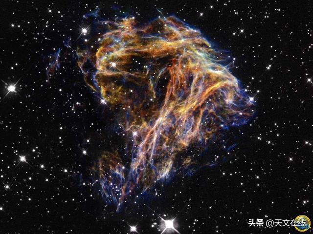 这是宇宙中最壮丽的景色，现在我们就来了解它——超新星695 / 作者:philon / 帖子ID:58958