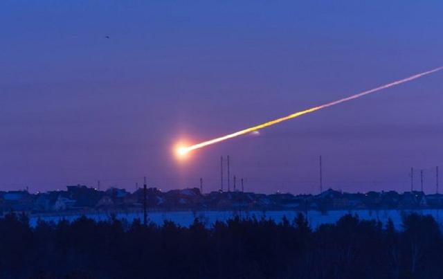 UFO追上、撞击凌空爆炸！2013年俄罗斯陨石事件到底是什么情况？613 / 作者:麻辣鸡翅 / 帖子ID:60266